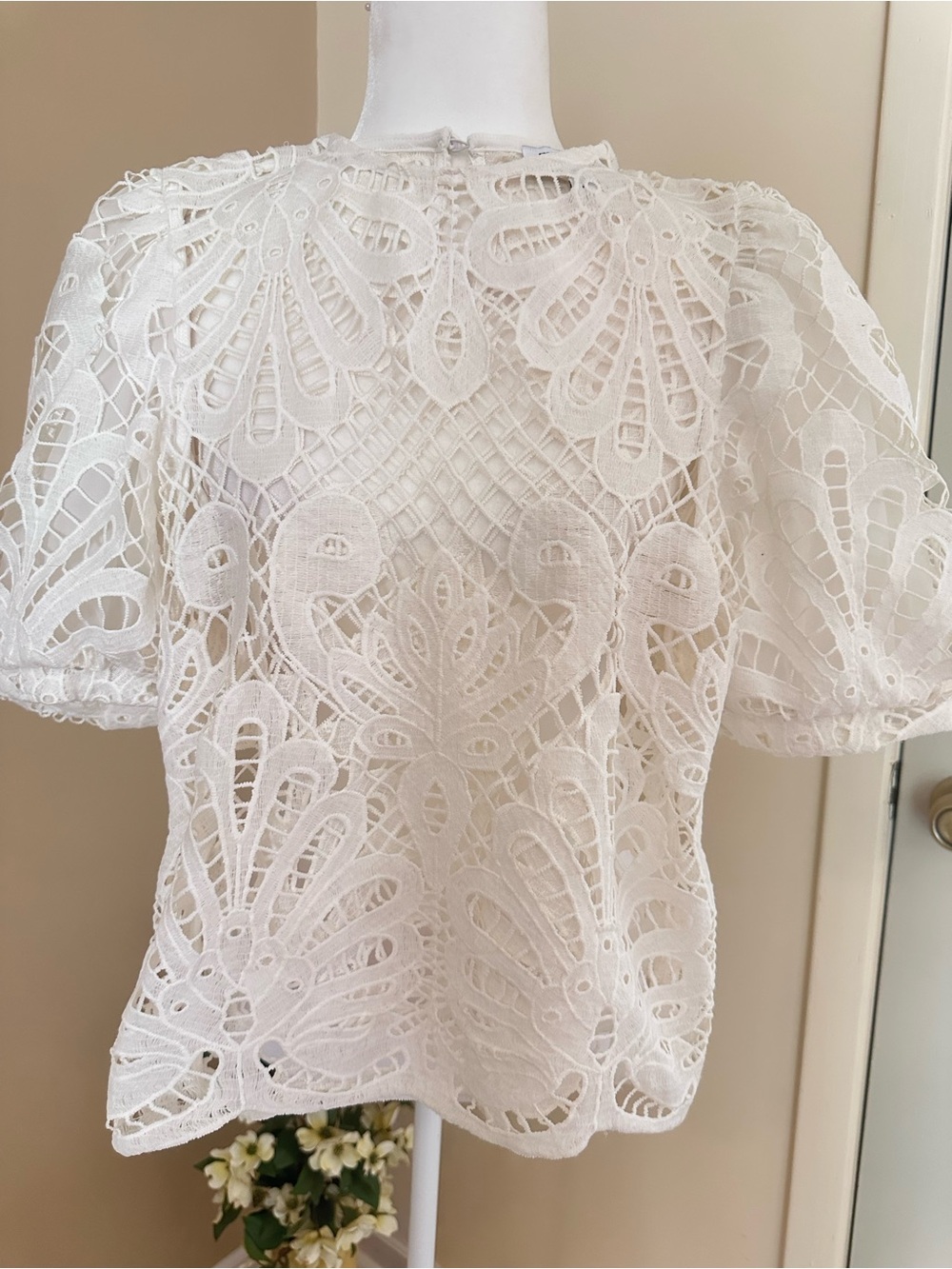 Express White Eyelet Lace Puff-Sleeve Top